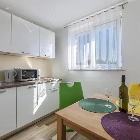 Stunning In With Kitchen